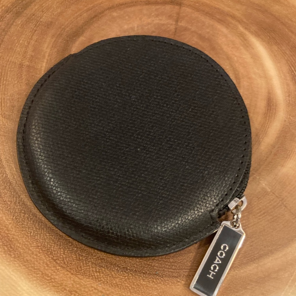 Vintage‎ Coach Black Leather Zipper Round Coin Pouch Case Wallet Purse.